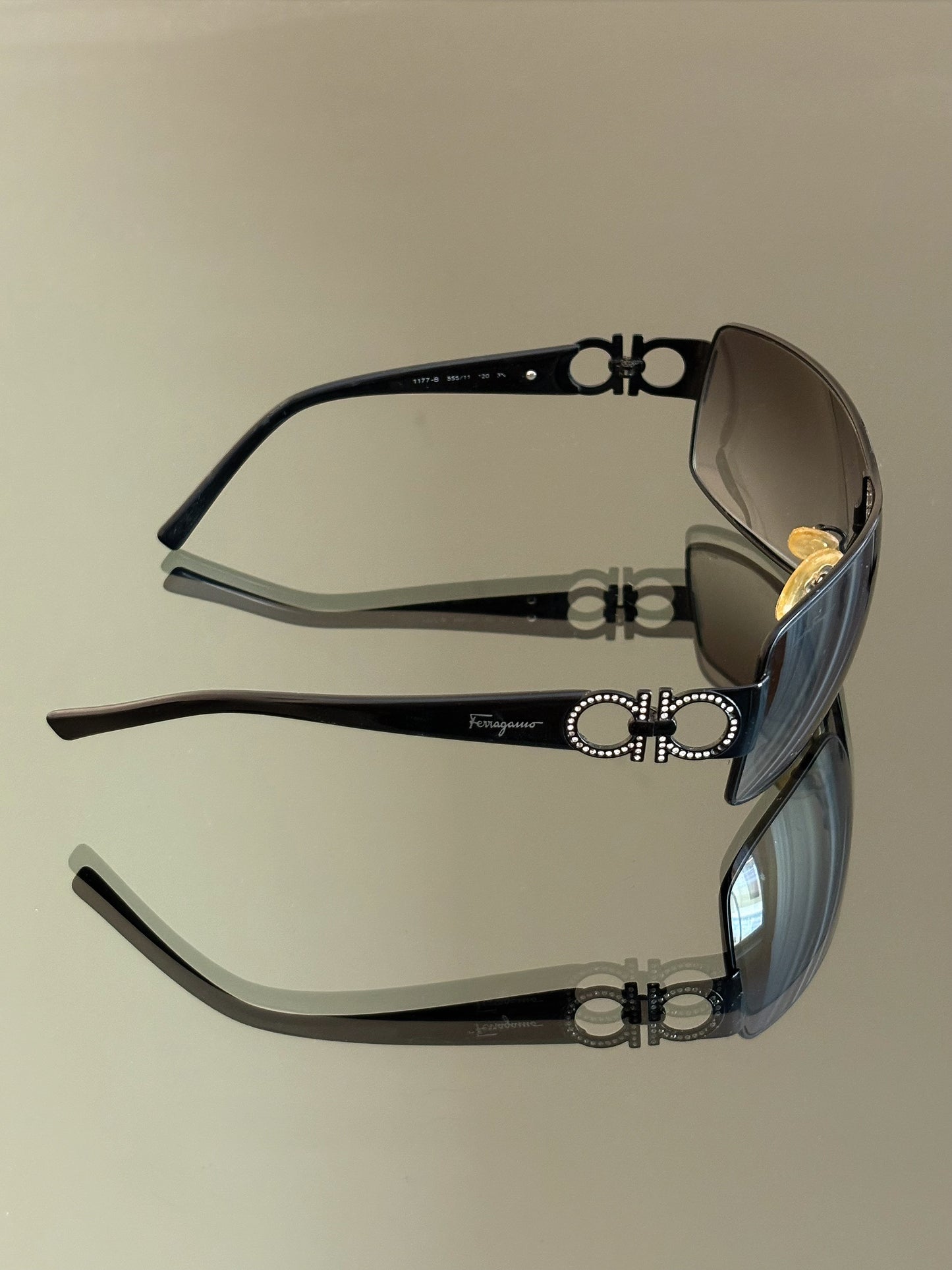 SALVATORE FERRAGAMO - Occhiali da sole – Shield Y2K con Gancini e cristalli
