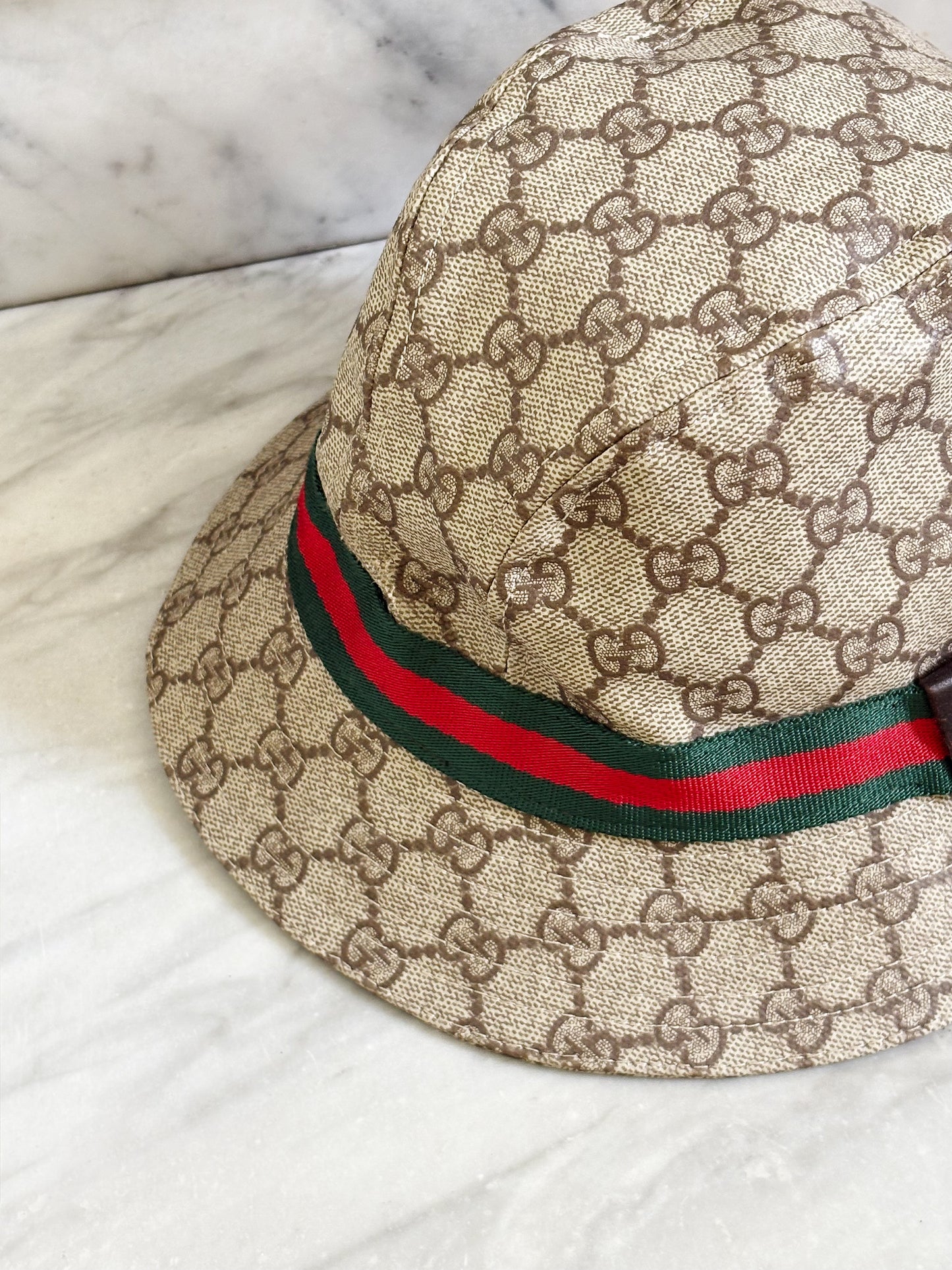 GUCCI - Cappello GG Supreme con Web Stripe