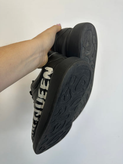 ALEXANDER McQUEEN - Oversized Sneaker – Black Graffiti Edition – Nero | Tg 42