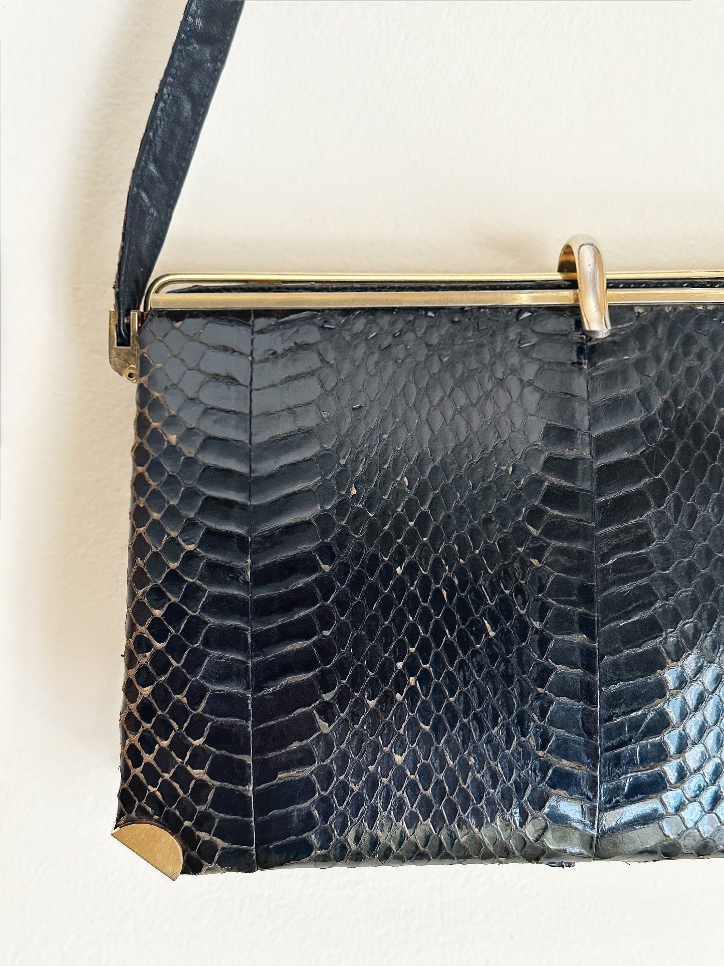 CLUTCH - 80s structured exotic leather bag