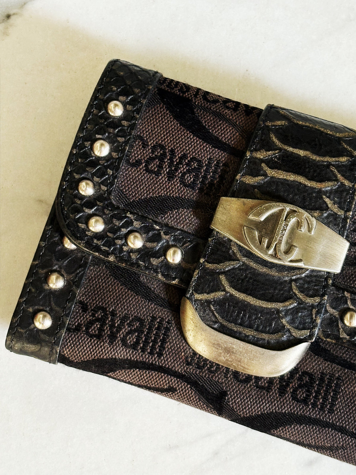 JUST CAVALLI - Portafoglio vintage Y2K monogram con borchie e dettagli animalier