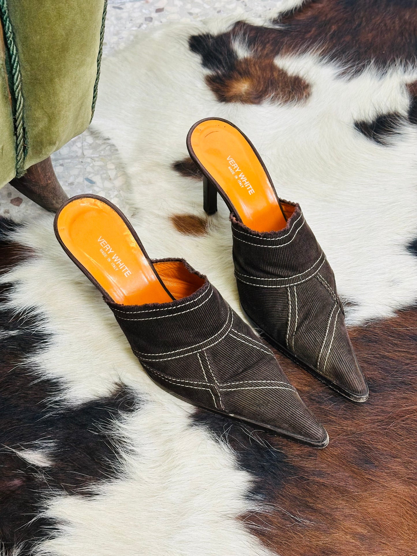 Mules vintage in velluto a coste marrone Very White – Made in Italy | Taglia 38