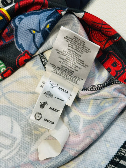 NBA x NEW ERA - T-shirt Multiteam Sticker Patch | XS