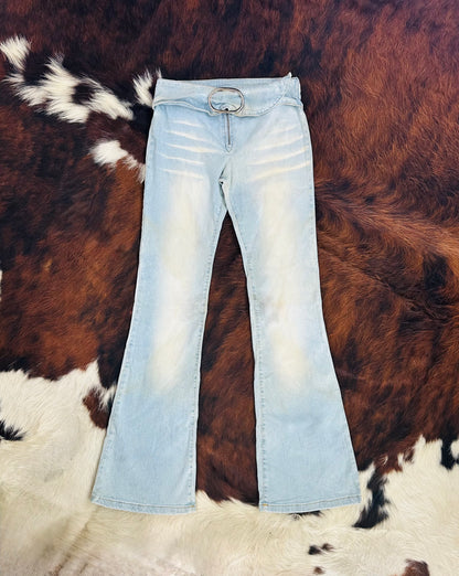 Jeans Flare Light Wash con Cintura Ovale Integrata – Y2K Edition