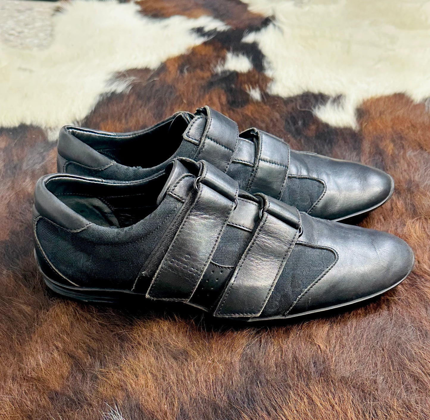 GUCCI - Sneakers Vintage con Doppio Strap – Pelle e Tela GG Monogram – Nero | Tg 40½