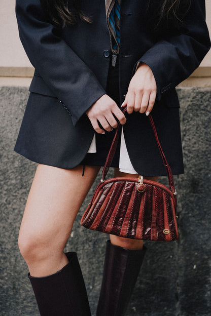 CLUTCH - Borsa vintage in pitone bordeaux dettagli in suede e chiusura gioiello
