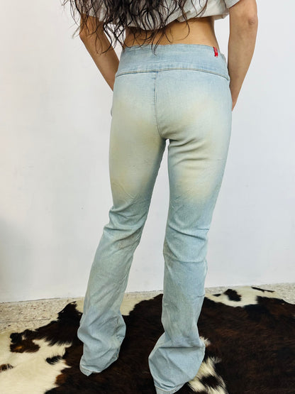 Jeans Flare Light Wash con Cintura Ovale Integrata – Y2K Edition