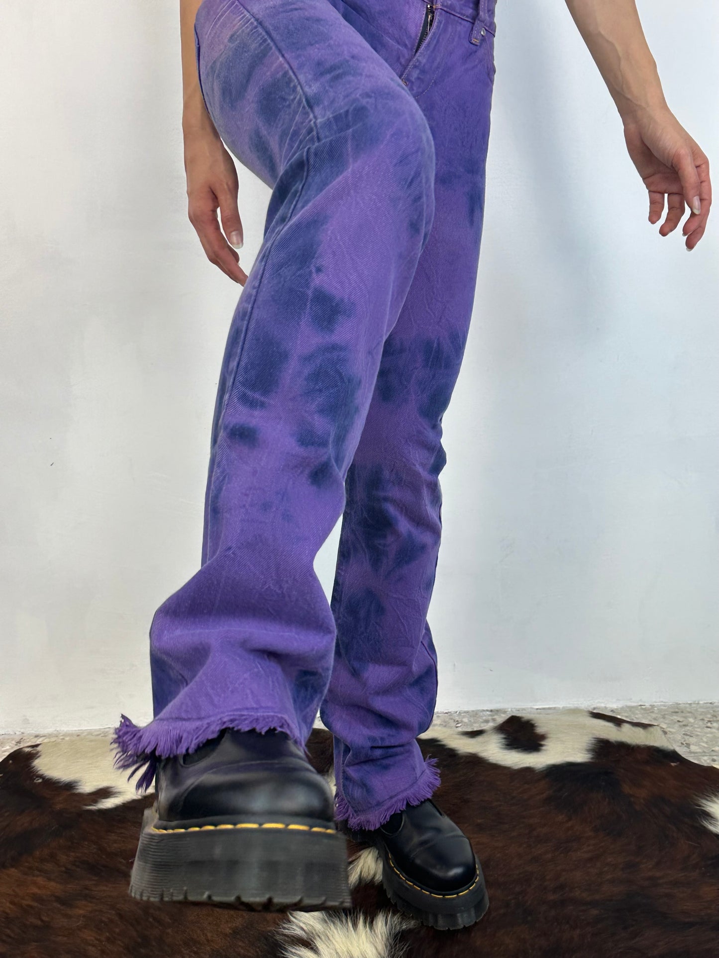 MISS SIXTY – Jeans Viola Tie-Dye Y2K con Stelle Glitter e Fondo Sfilacciato