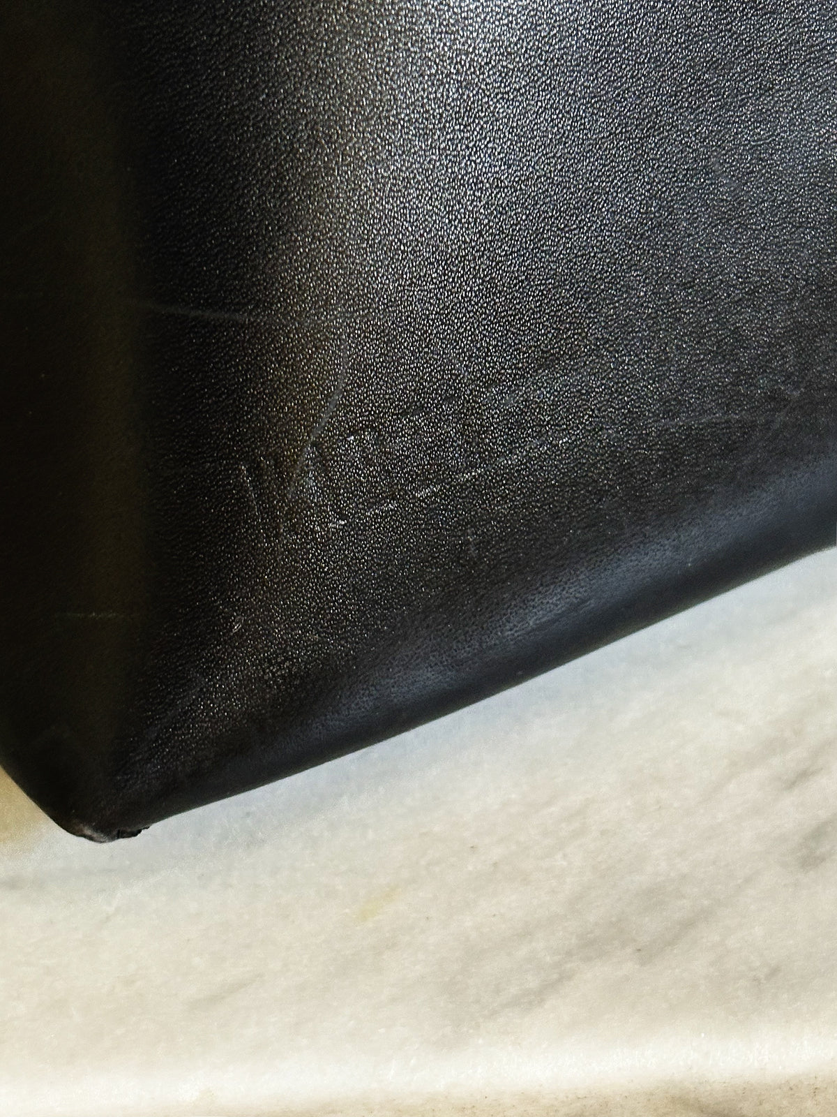 MARELLA– Borsa vintage in pelle nera con impunture a contrasto