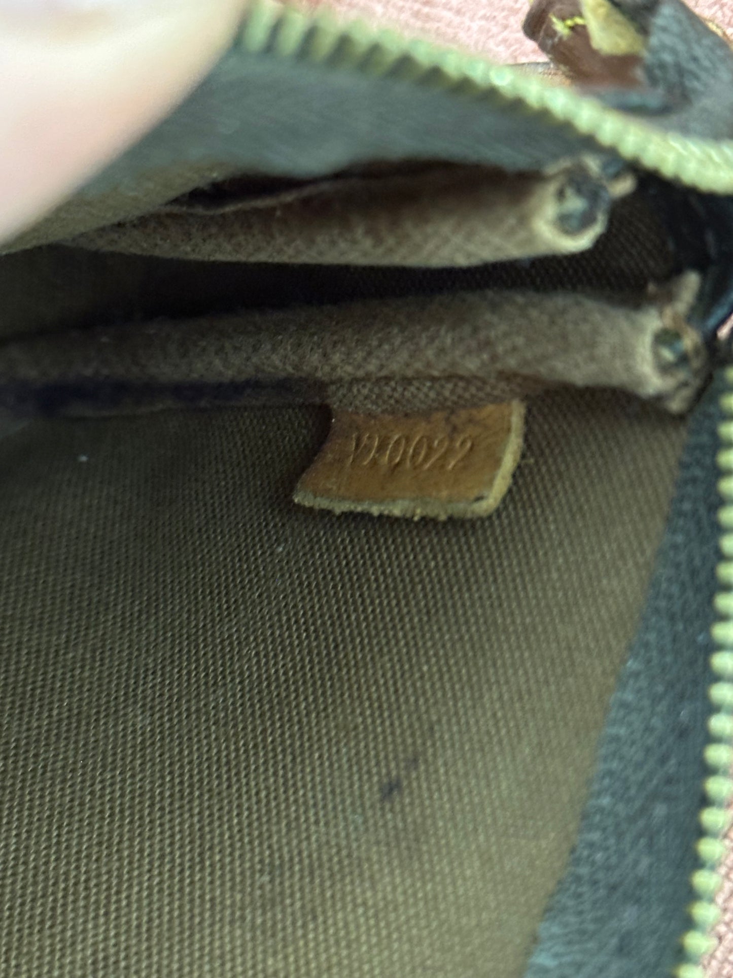 LOUIS VUITTON - Pochette Accessoires Monogram Canvas | Vintage Made in France