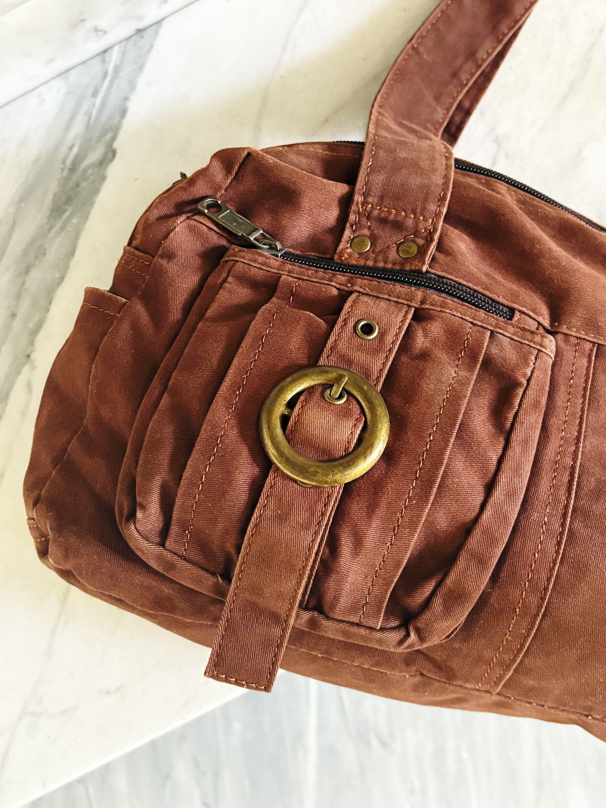Borsa a spalla in cotone marrone ruggine multipocket – stile Y2K