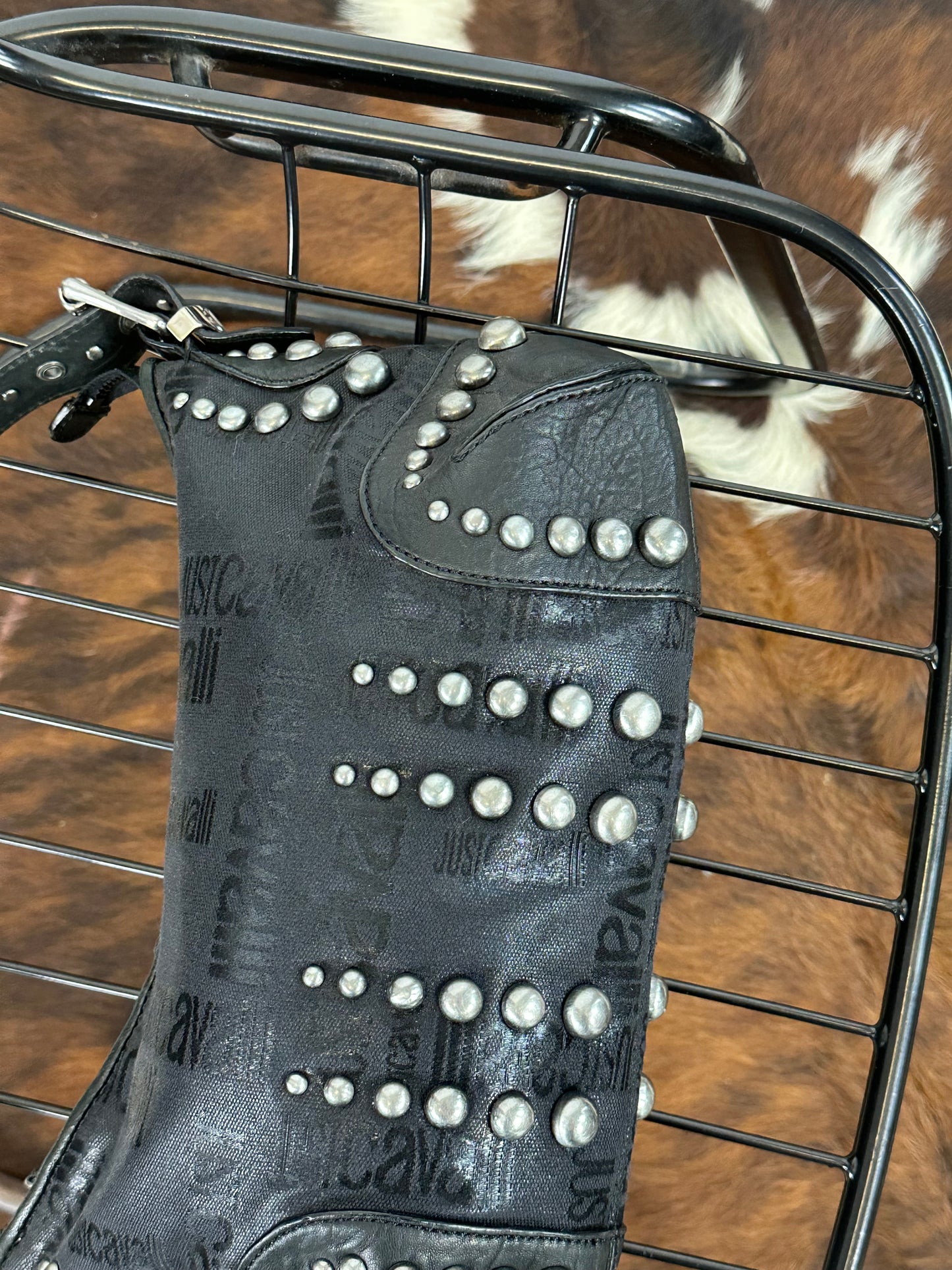 JUST CAVALLI - Borsa hobo a spalla nera borchiata Y2K