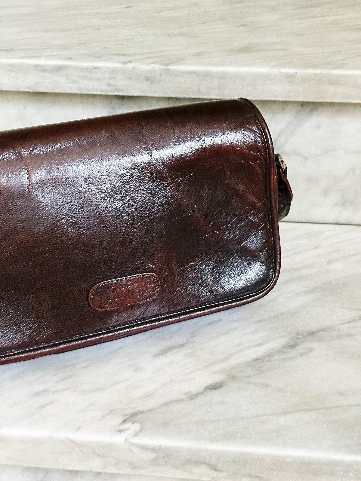 Vintage Brown Leather Shoulder Bag – Borsa a Spalla in Pelle Marrone con Tracolla Regolabile