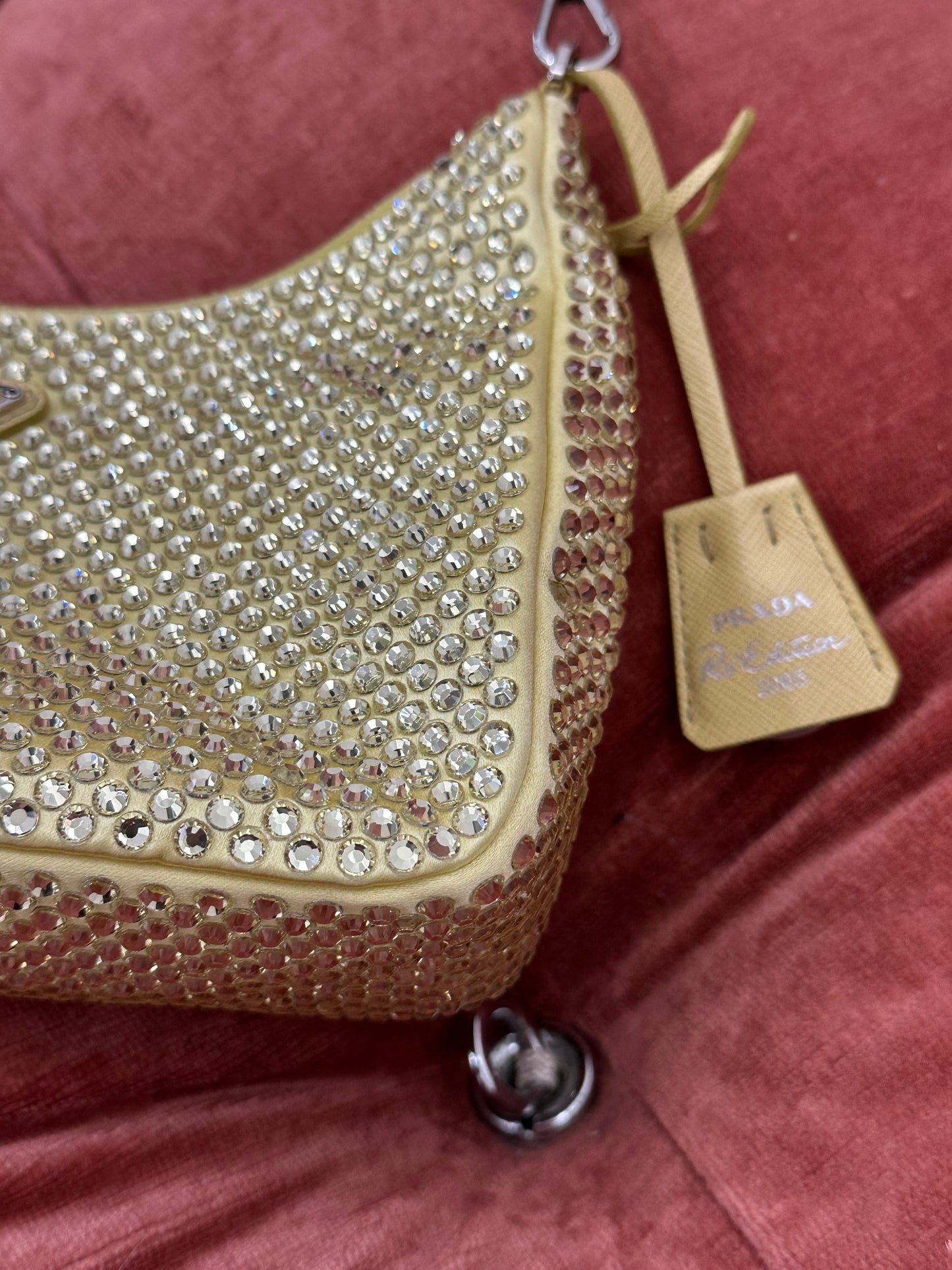 PRADA - Re-Edition 2005 Shoulder Bag – Satin Giallo con Cristalli