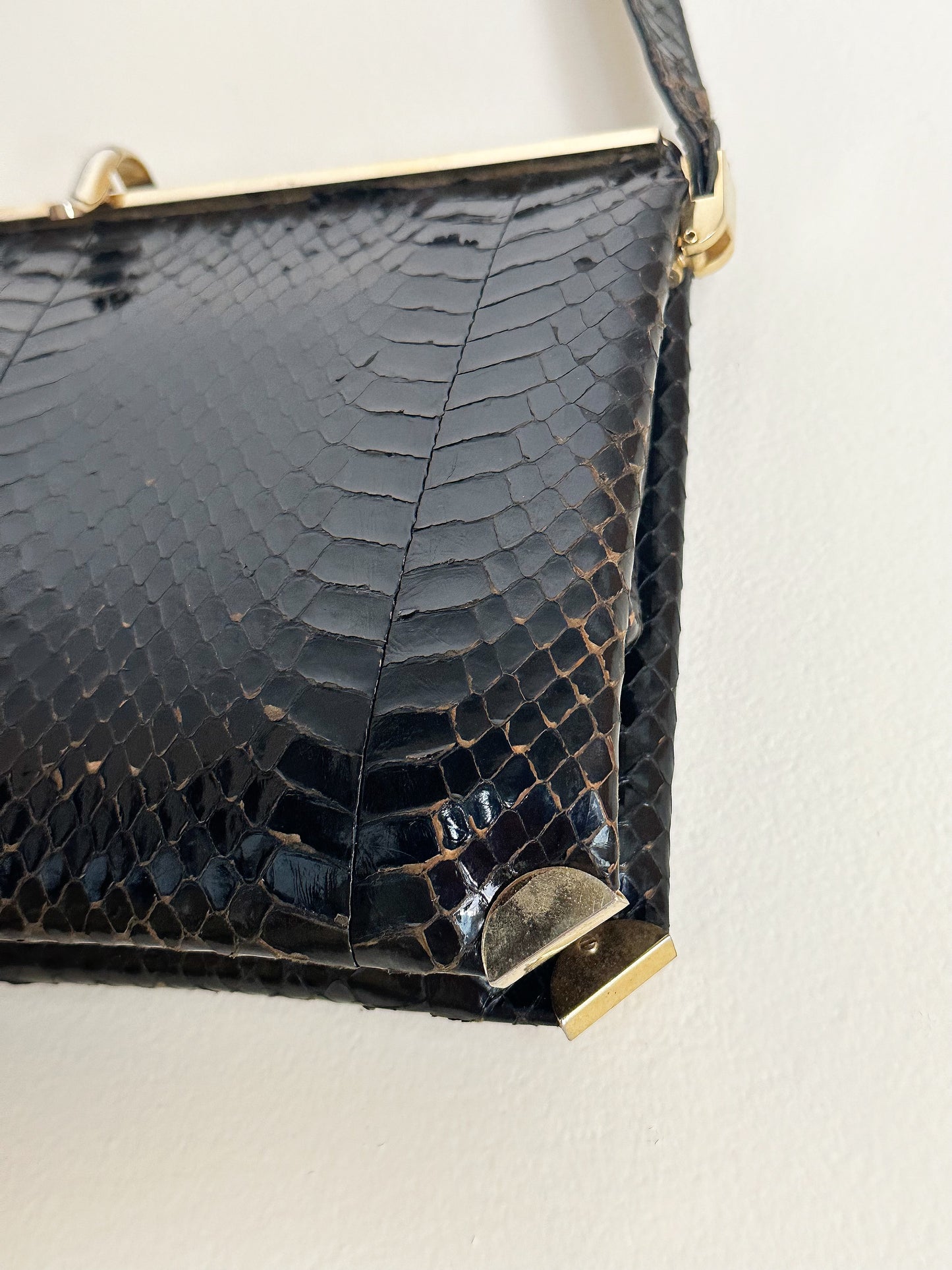 CLUTCH - 80s structured exotic leather bag