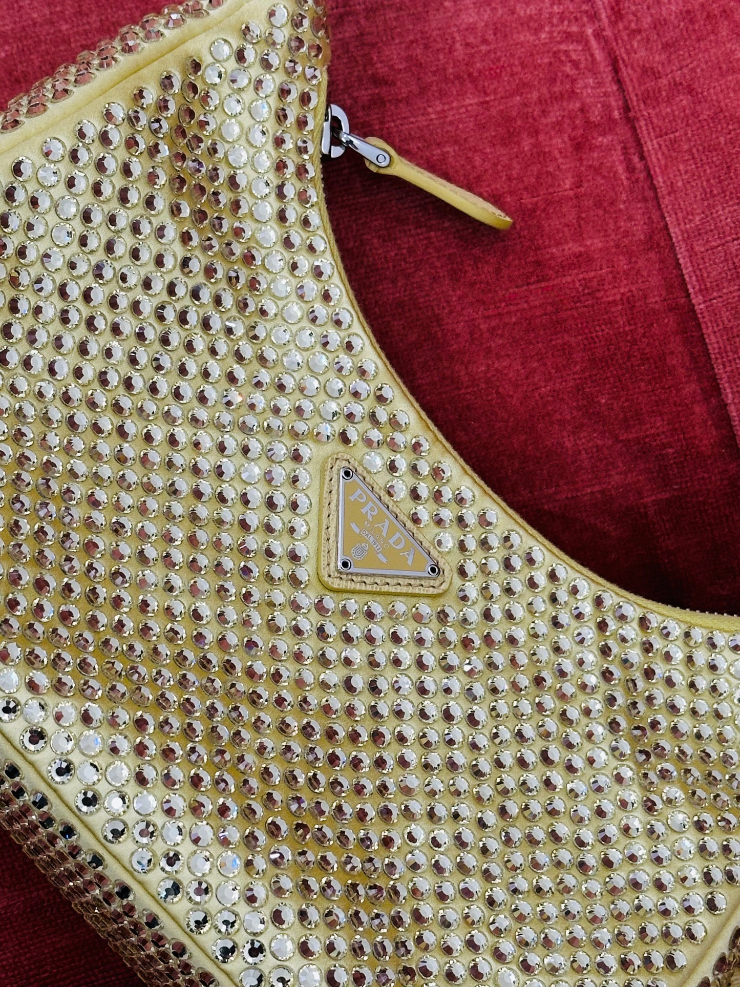 PRADA - Re-Edition 2005 Shoulder Bag – Satin Giallo con Cristalli