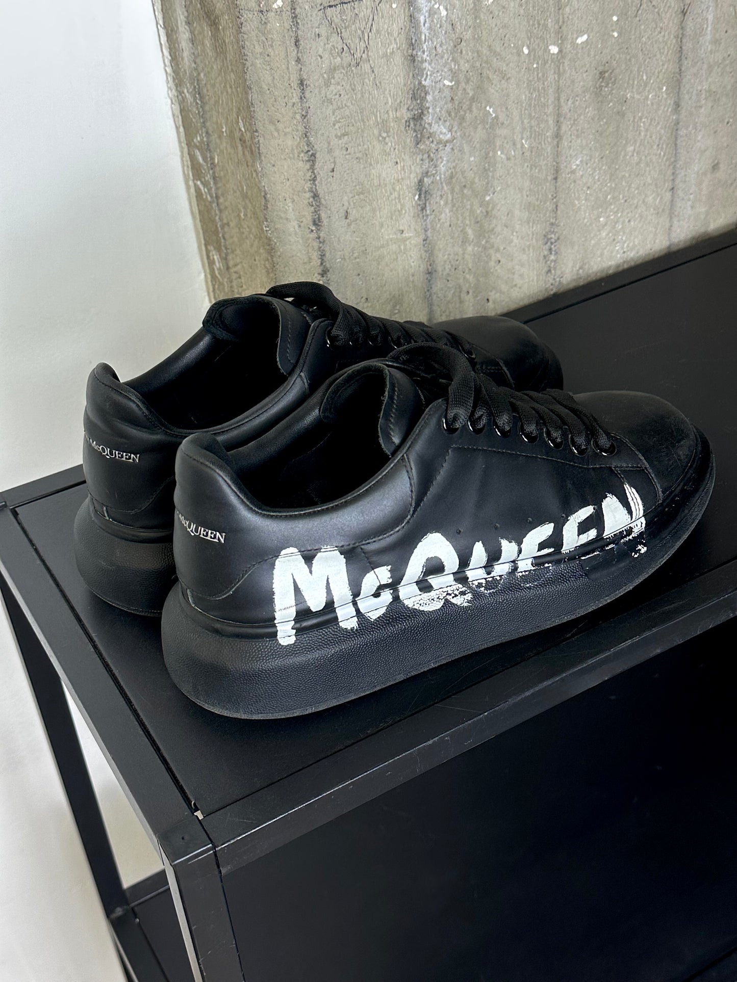 ALEXANDER McQUEEN - Oversized Sneaker – Black Graffiti Edition – Nero | Tg 42