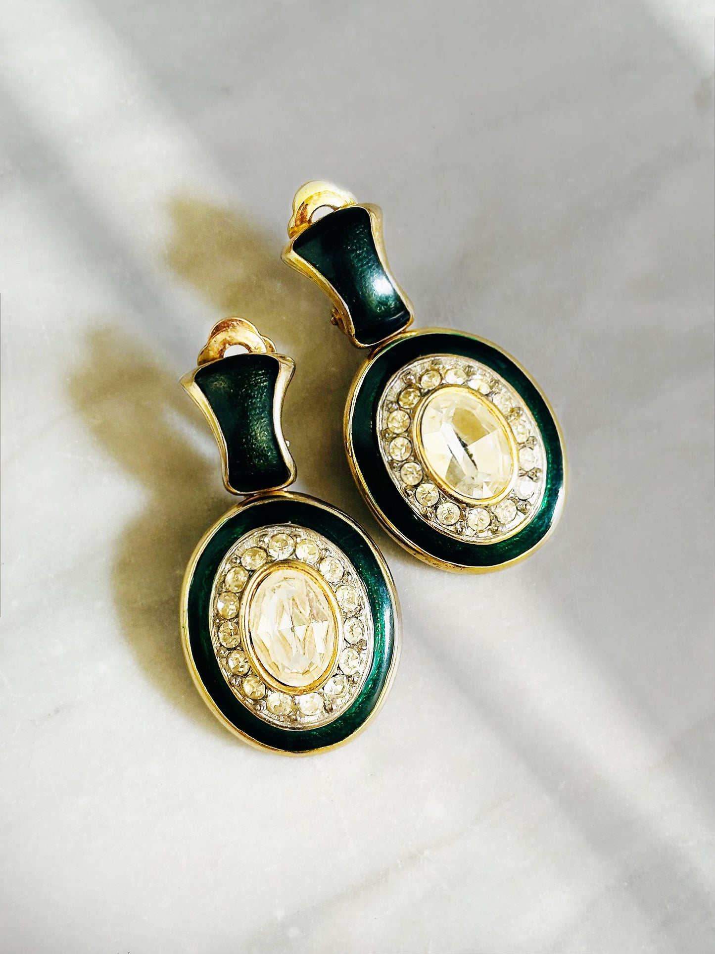 Orecchini Vintage - Pendenti con Smalto Verde Petrolio e Cristalli | Clip-On