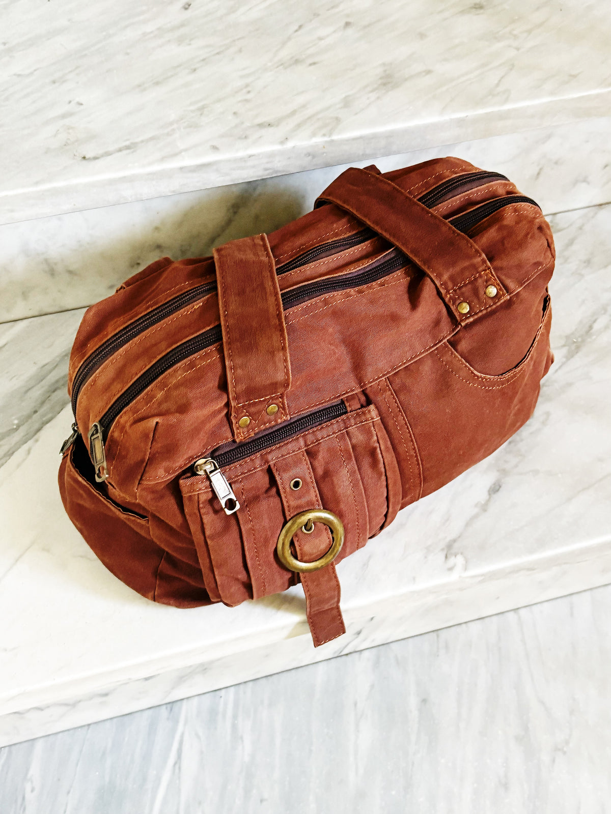 Borsa a spalla in cotone marrone ruggine multipocket – stile Y2K
