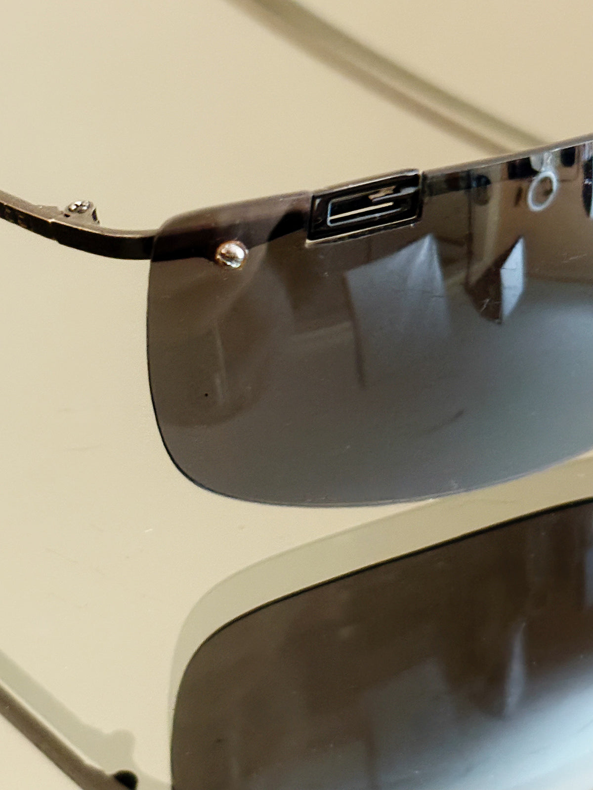 GUCCI - Occhiali da sole vintage GG45 – Rimless Shield Mask Y2K Made in Italy