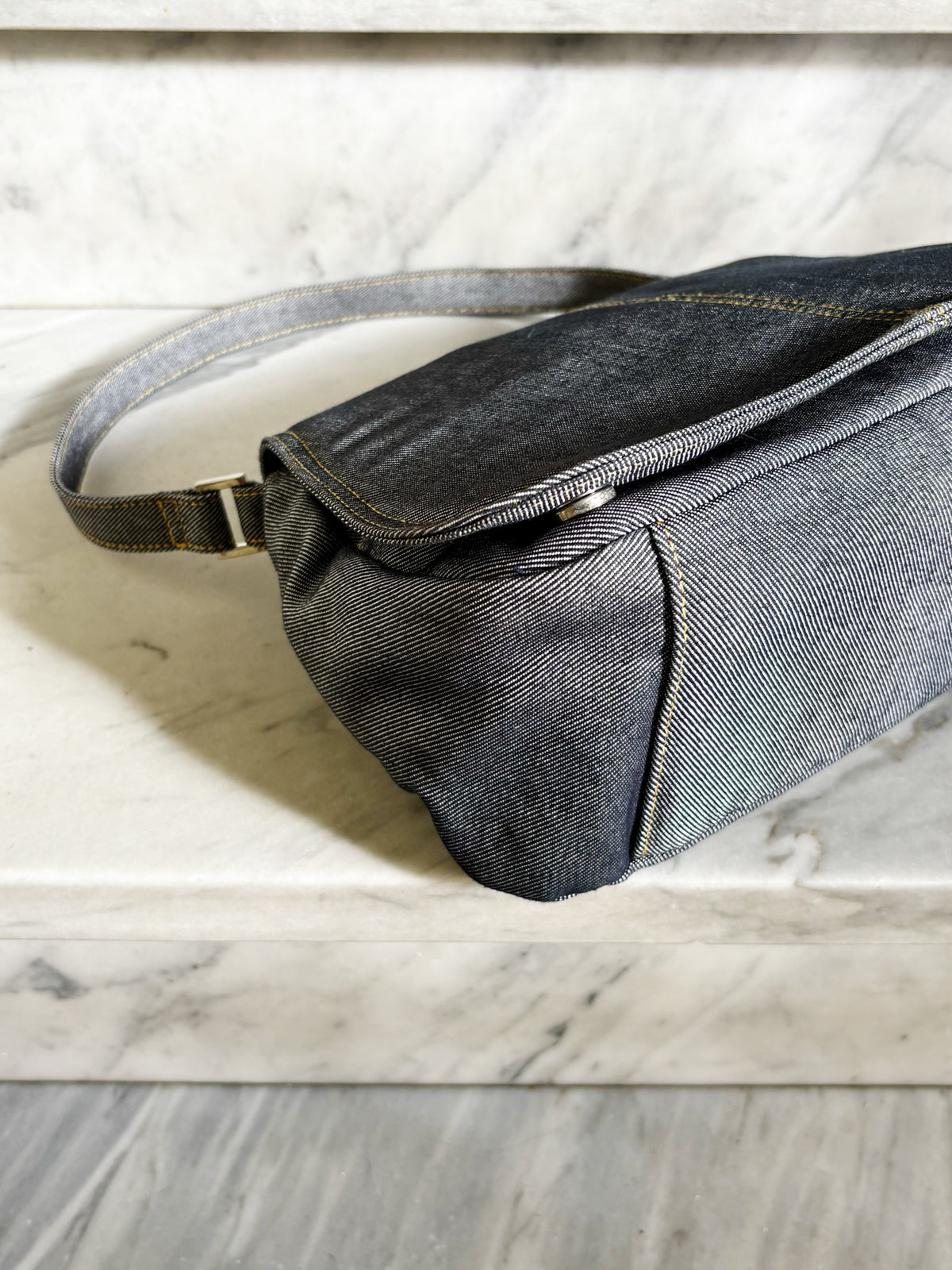 SISLEY - Vintage Y2K Denim Baguette Bag – 2000s Shoulder Bag