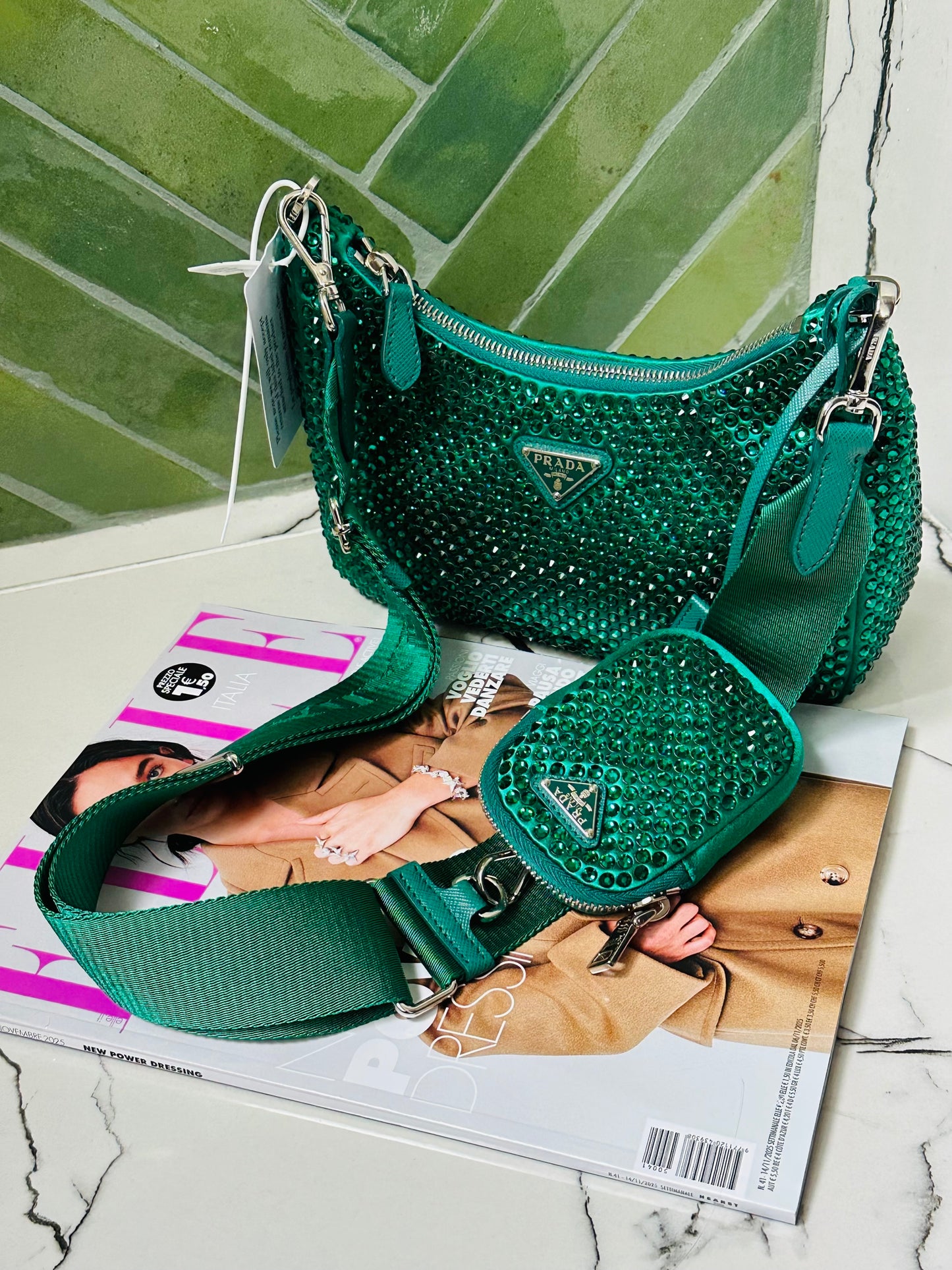 PRADA - Re-Edition 2005 Shoulder Bag – Satin Verde con Cristalli