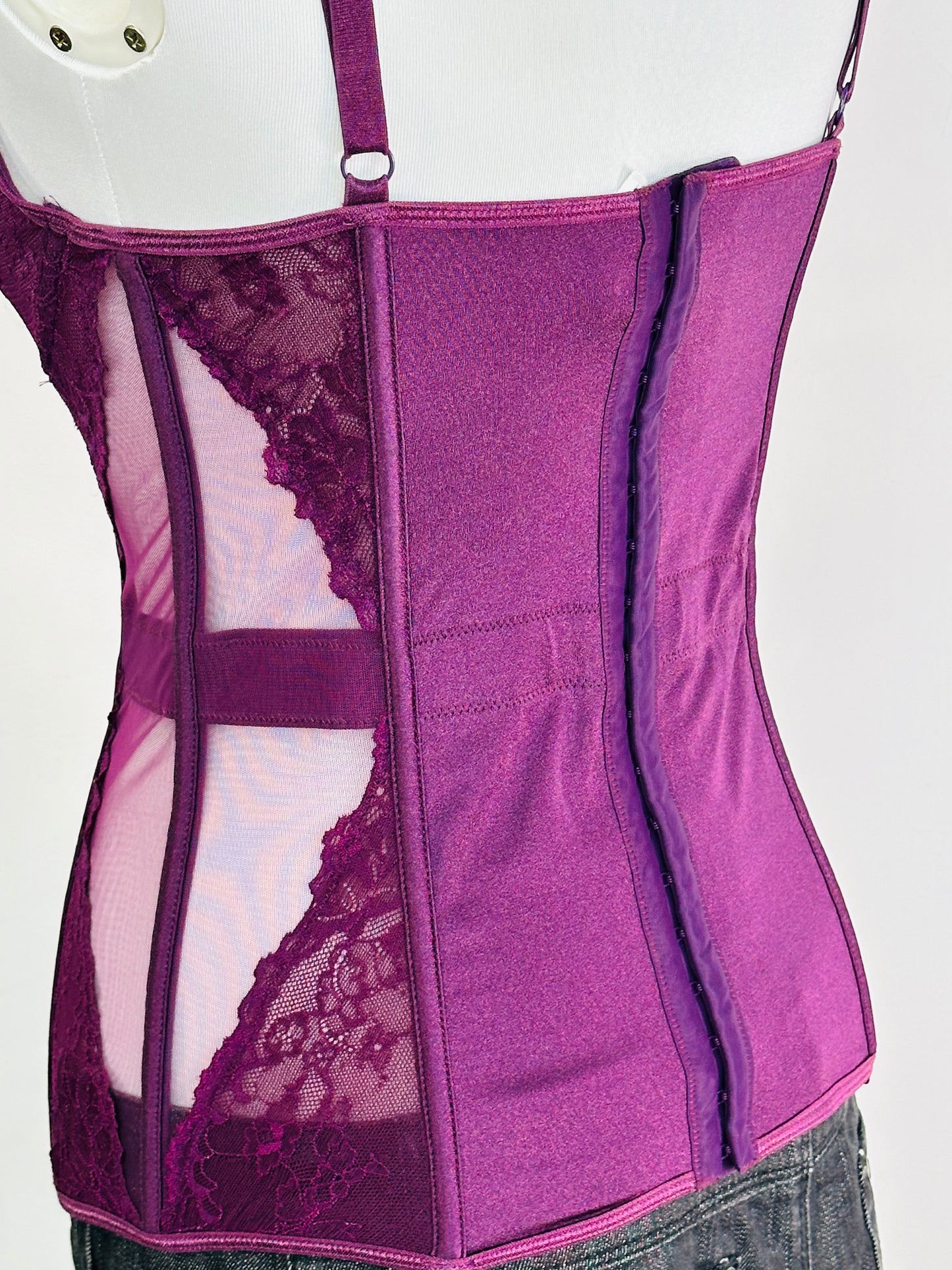 Corsetto vintage in micromesh e pizzo color mora