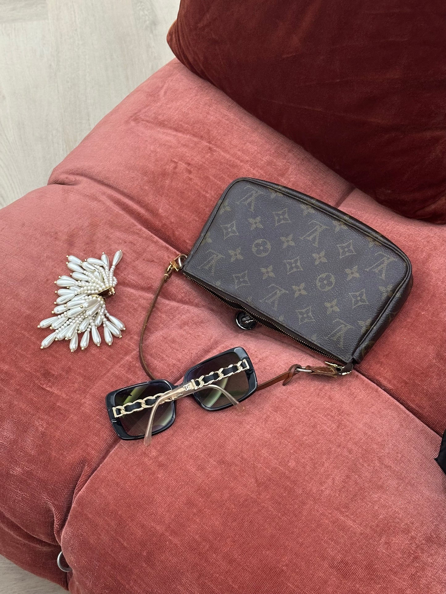 LOUIS VUITTON - Pochette Accessoires Monogram Canvas | Vintage Made in France