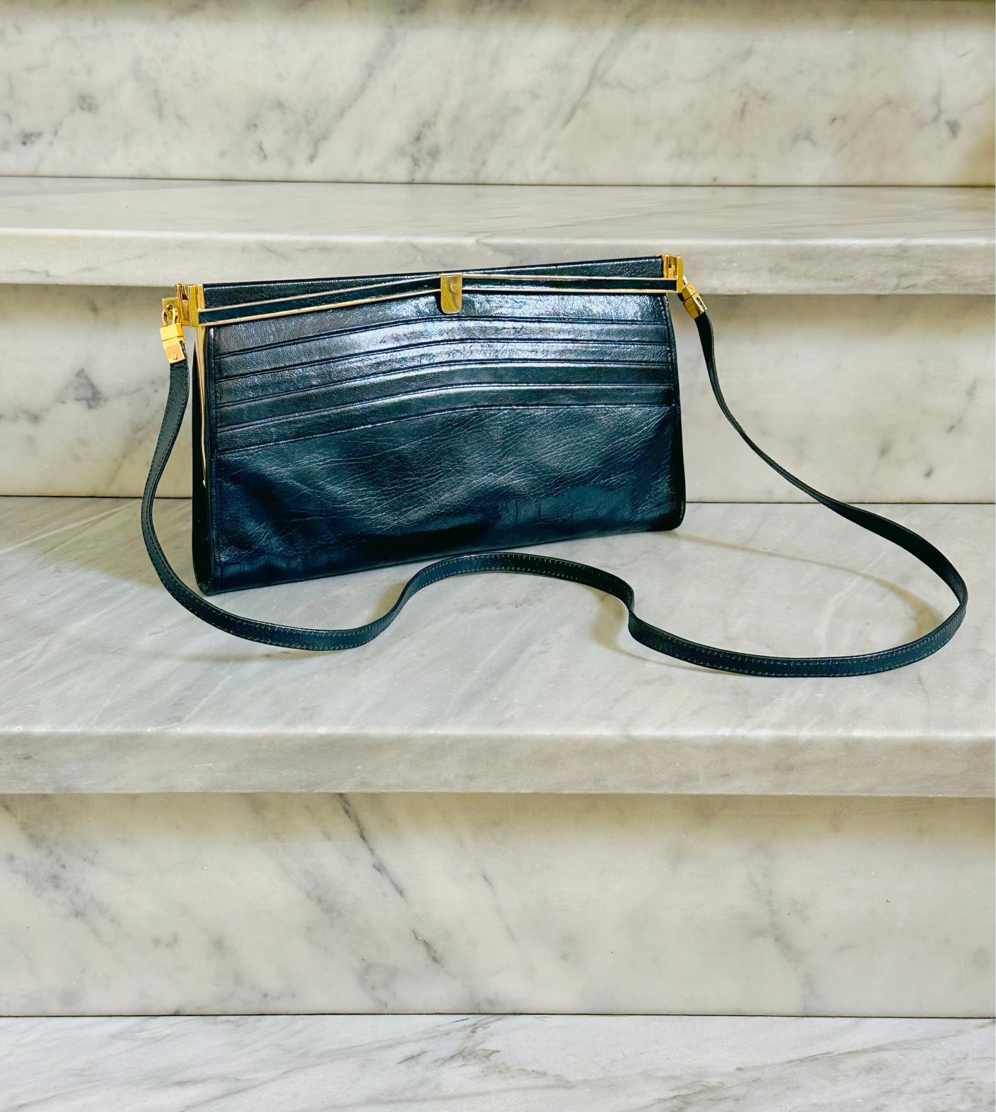CLUTCH - Borsa Vintage Structured in Pelle Blu Notte con Chiusura Gioiello