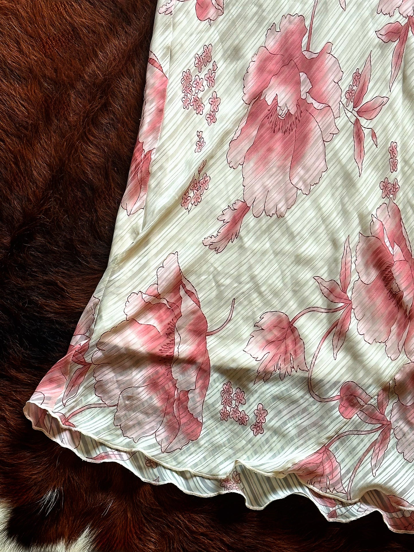 Gonna midi vintage floreale con fondo ondulato – Rosa cipria & panna | Y2K Romantic