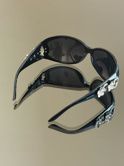 BVLGARI – Occhiali da sole vintage neri con cristalli e dettagli floreali