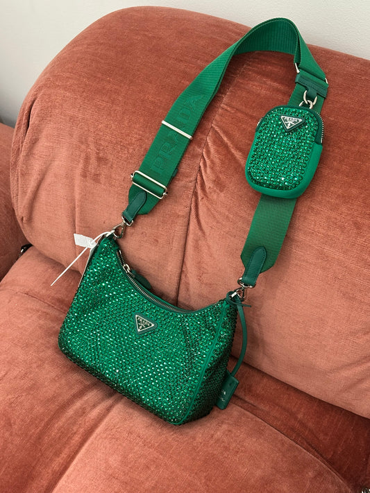 PRADA - Re-Edition 2005 Shoulder Bag – Satin Verde con Cristalli
