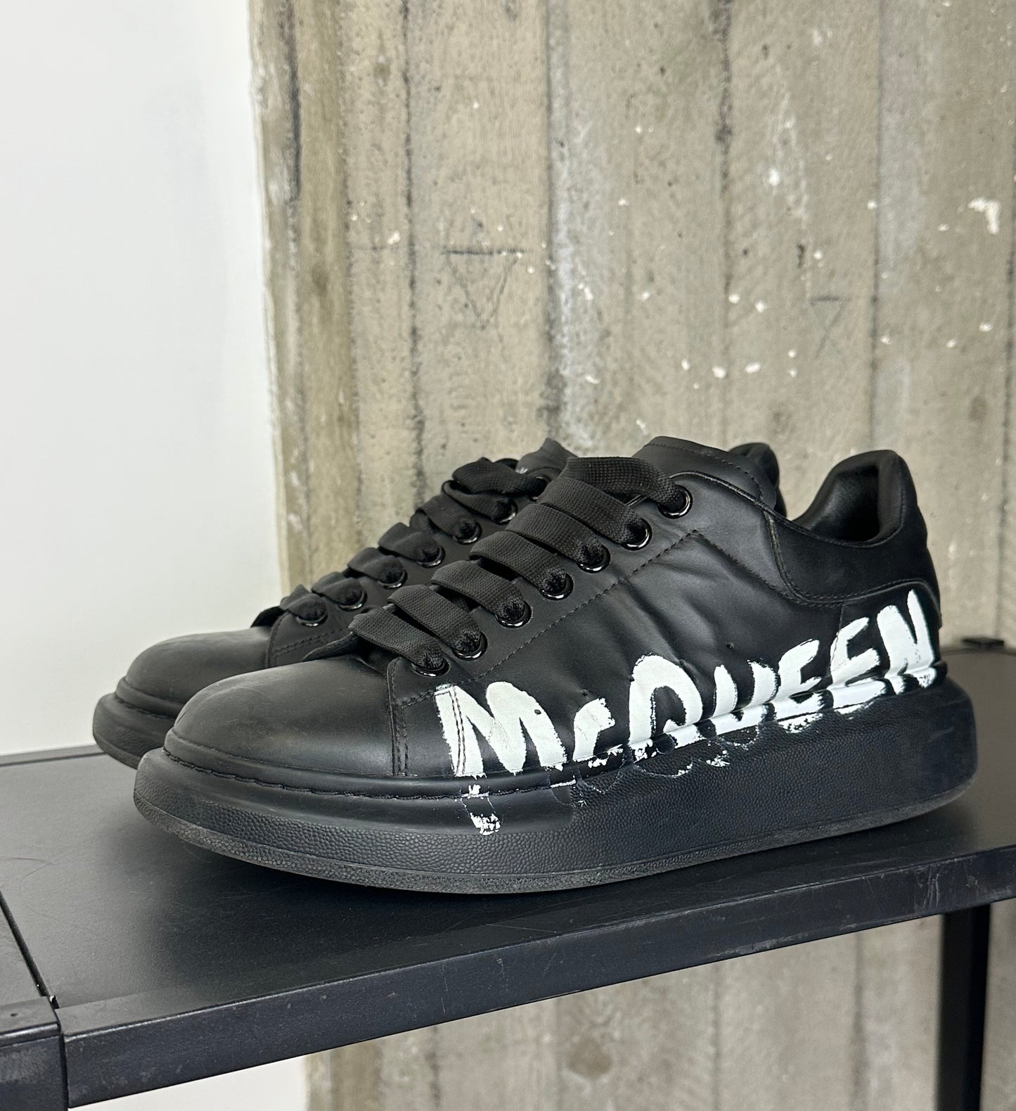 ALEXANDER McQUEEN - Oversized Sneaker – Black Graffiti Edition – Nero | Tg 42
