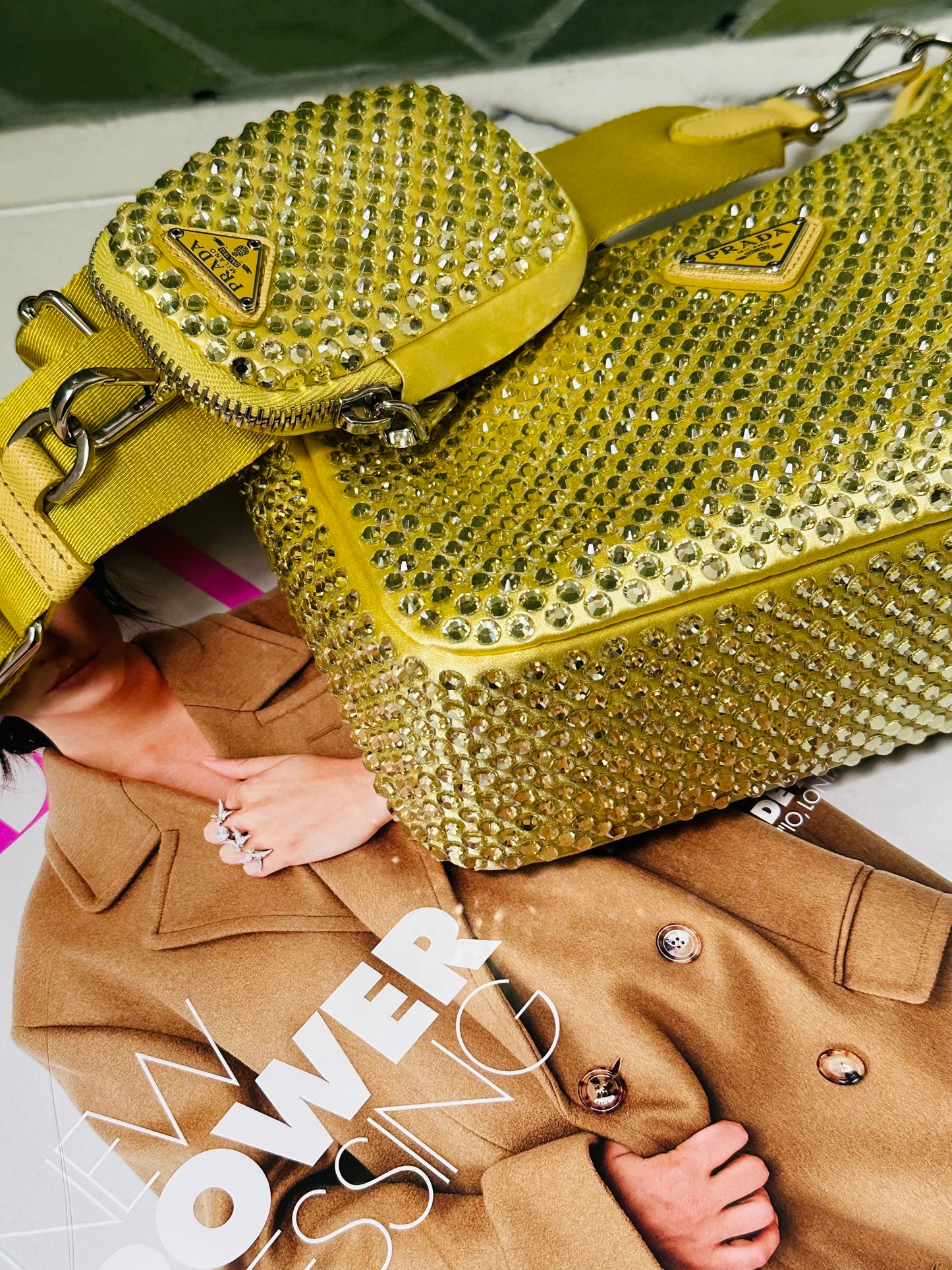 PRADA - Re-Edition 2005 Shoulder Bag – Satin Giallo con Cristalli
