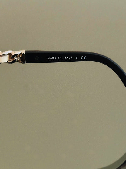 CHANEL - Occhiali da Sole Chanel 5260-Q – Nero con Catena Iconica Oro Champagne