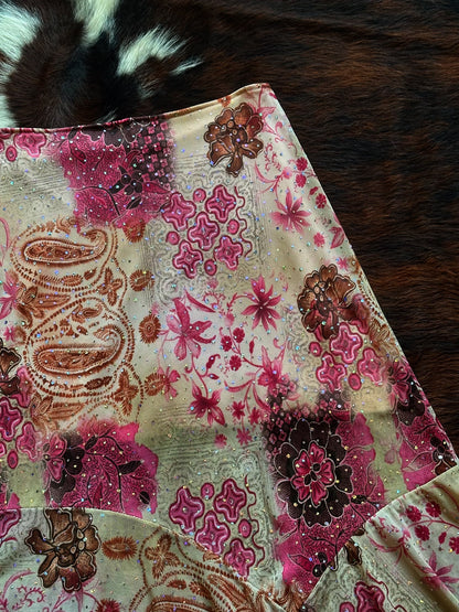 Gonna vintage patchwork con volant asimmetrico e glitter – Rosa & paisley Y2K