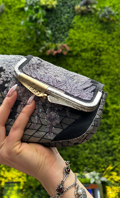 FENDI - Pochette Vintage “Border Line Embroidery +Kari” – Nuova con Etichetta
