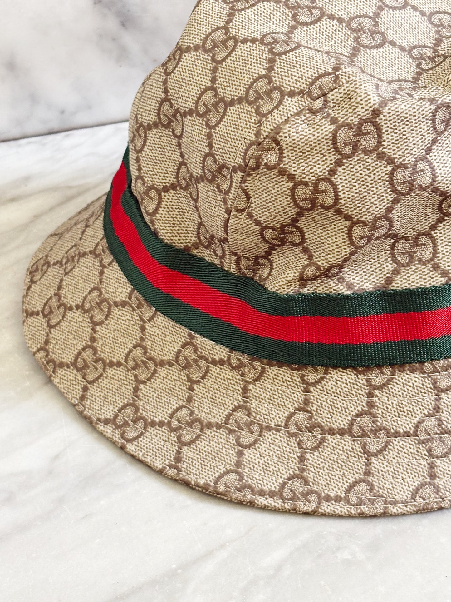 GUCCI - Cappello GG Supreme con Web Stripe