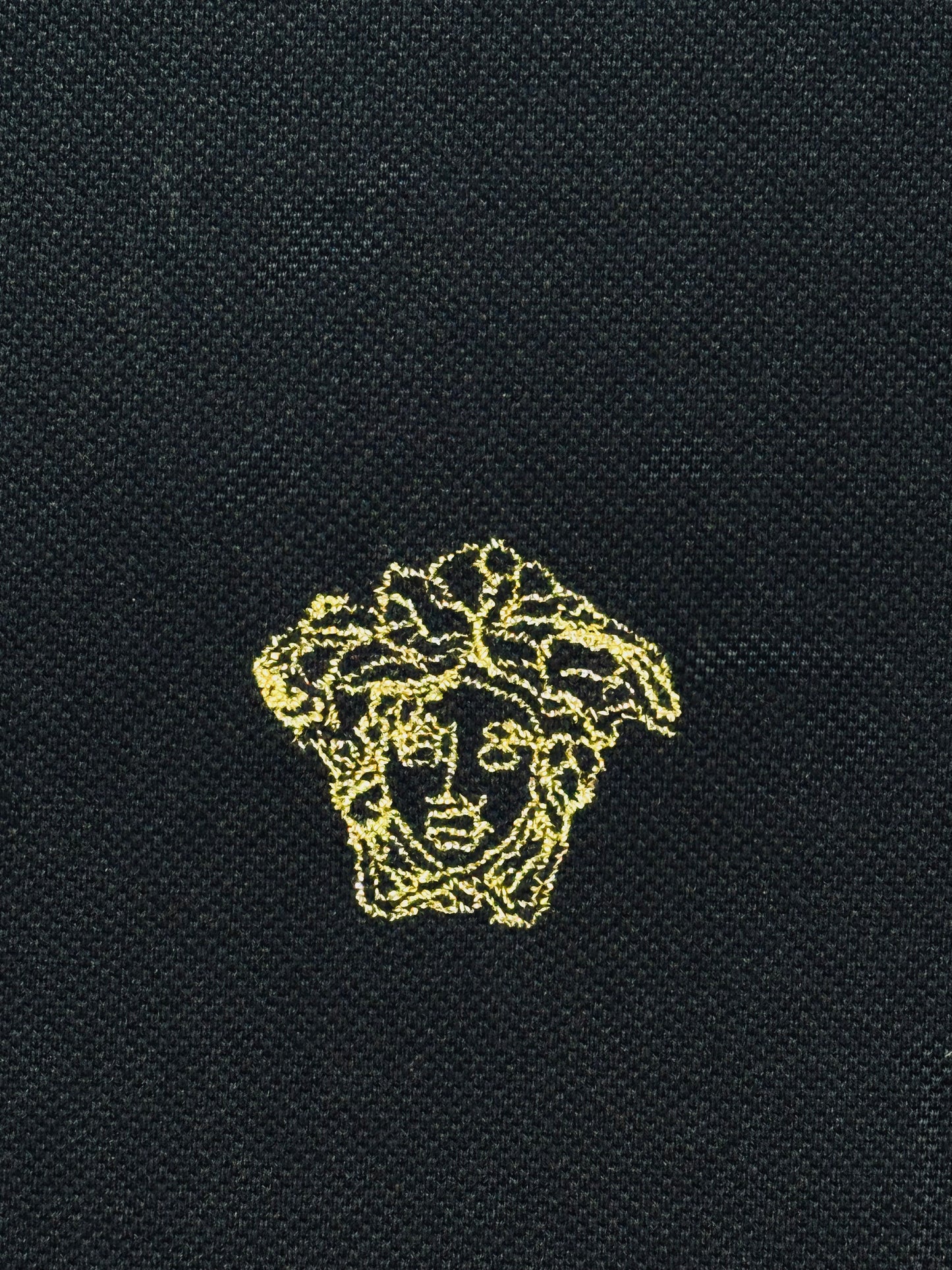 VERSACE – Polo color nero con Medusa Embroidery Edition | M