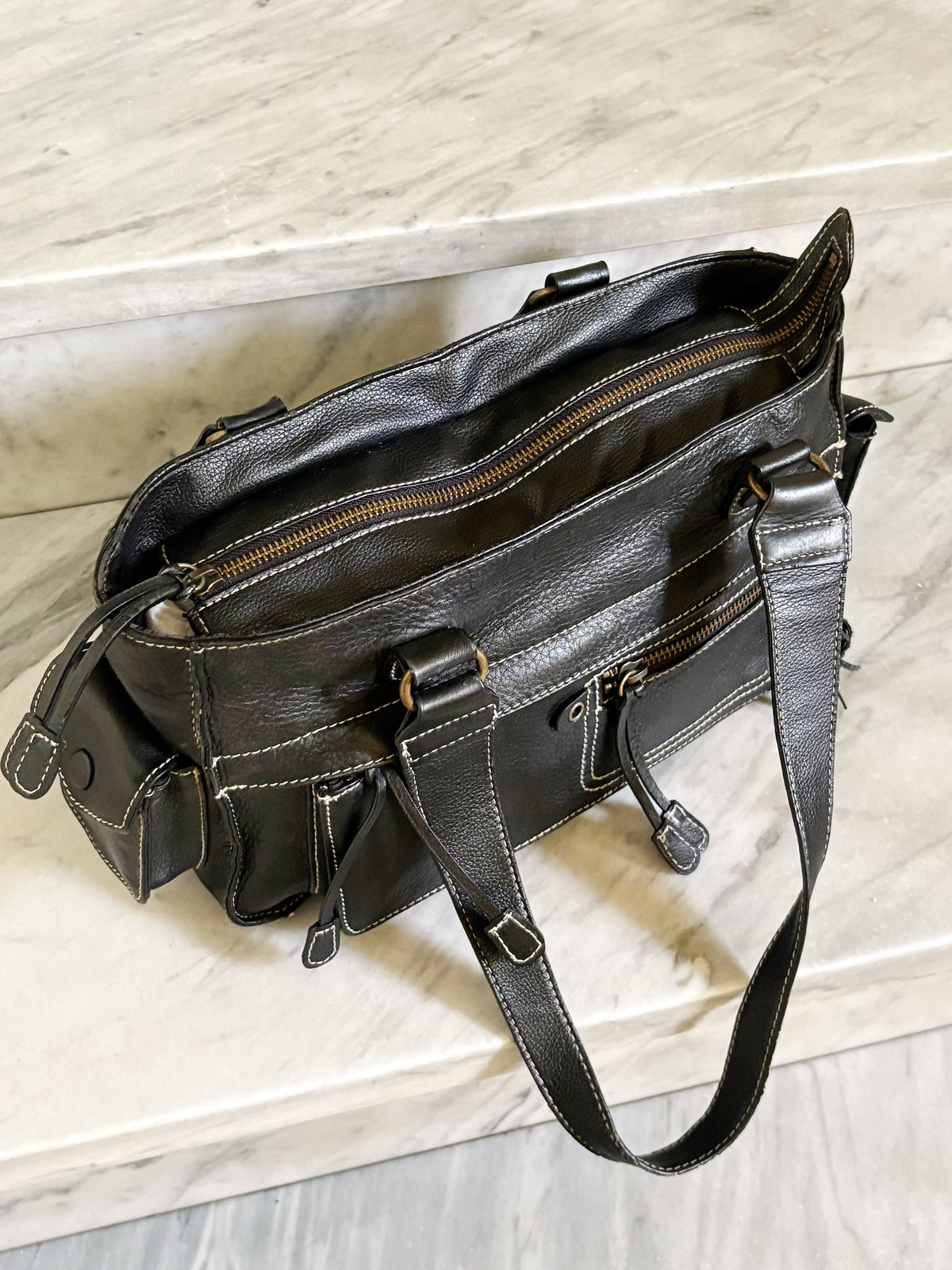 Borsa vintage Y2K in pelle marrone testa di moro multi-pocket con cuciture a contrasto