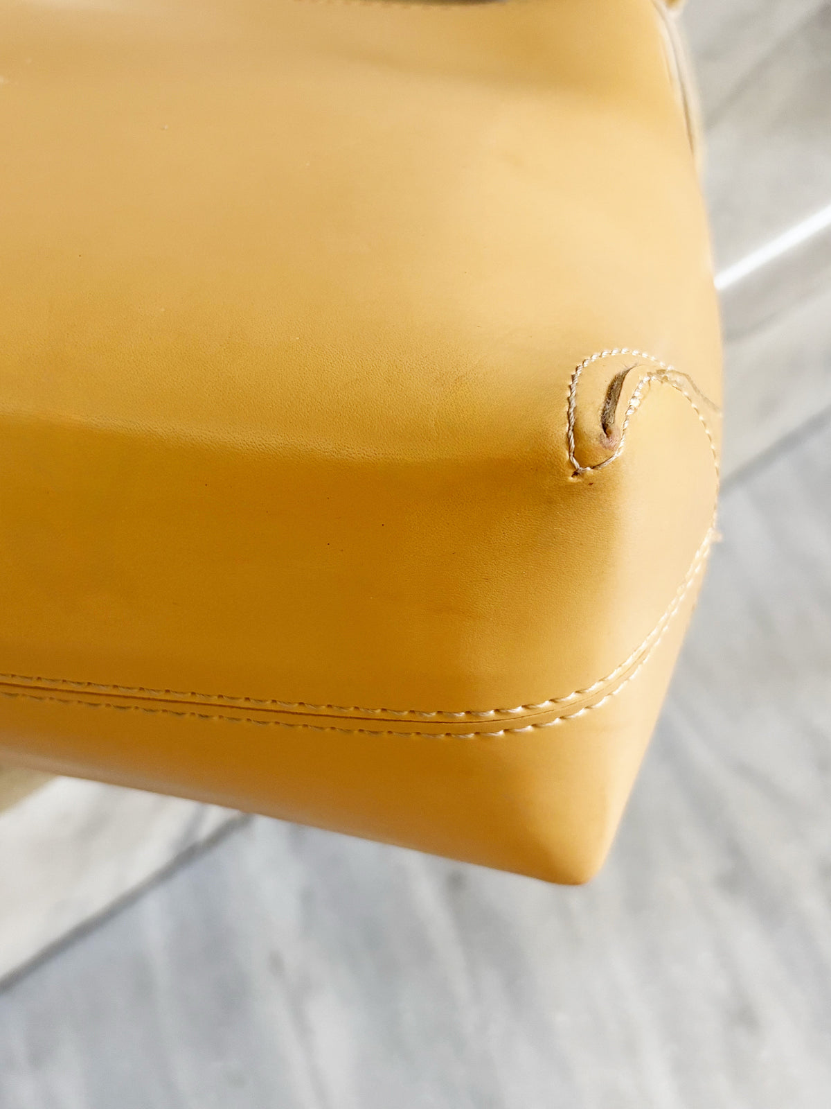 Vintage Two-Tone Leather Hobo Bag – Cream & Caramel
