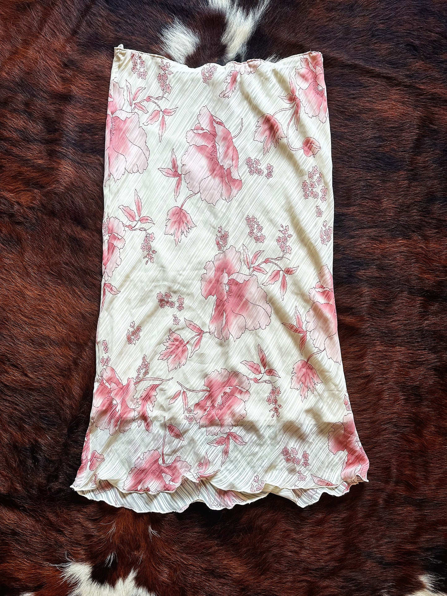 Gonna midi vintage floreale con fondo ondulato – Rosa cipria & panna | Y2K Romantic