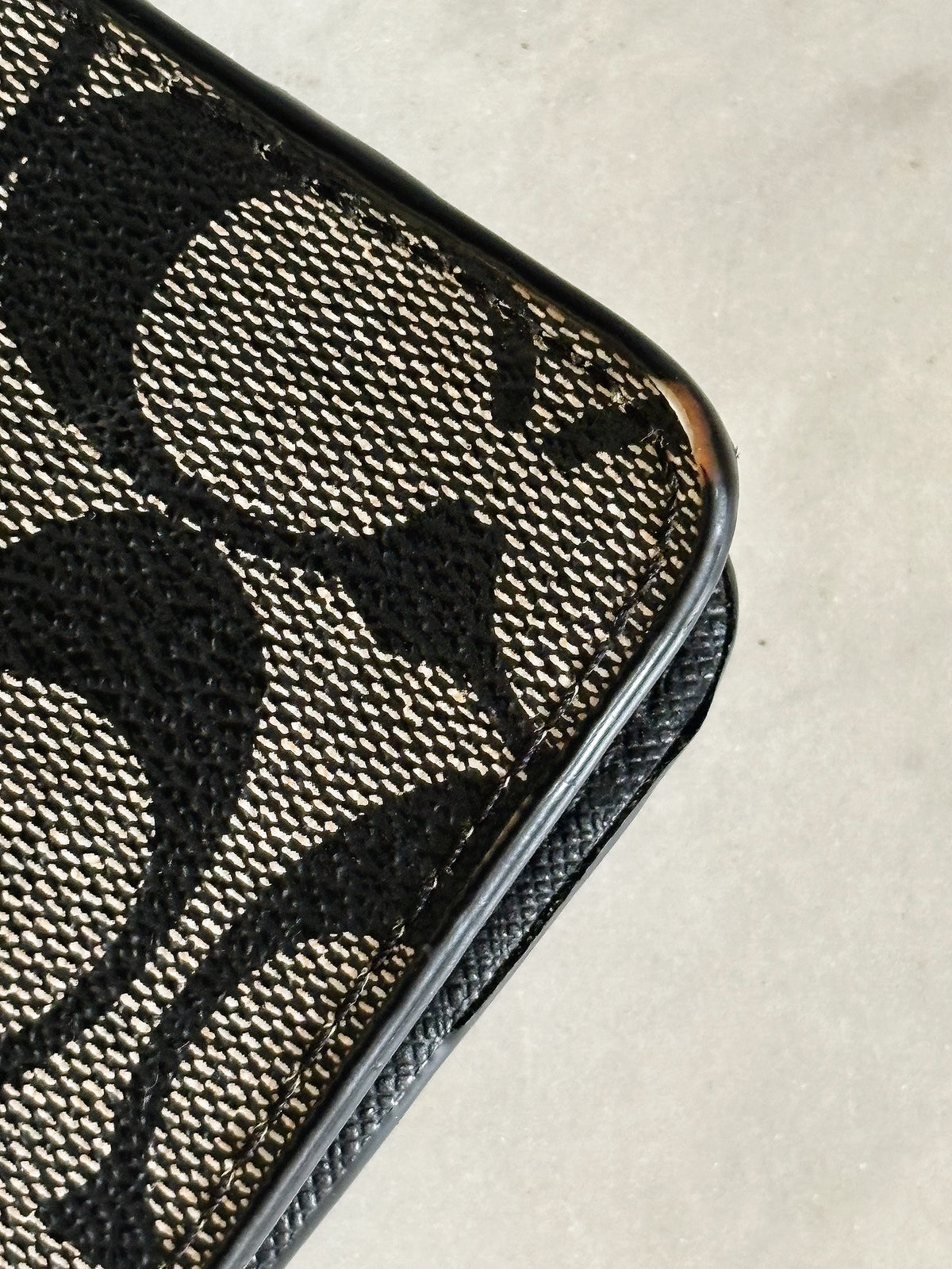 COACH - Signature Wallet Wristlet – Portafoglio Pochette da Polso Nero