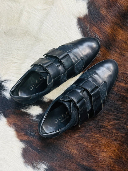 GUCCI - Sneakers Vintage con Doppio Strap – Pelle e Tela GG Monogram – Nero | Tg 40½