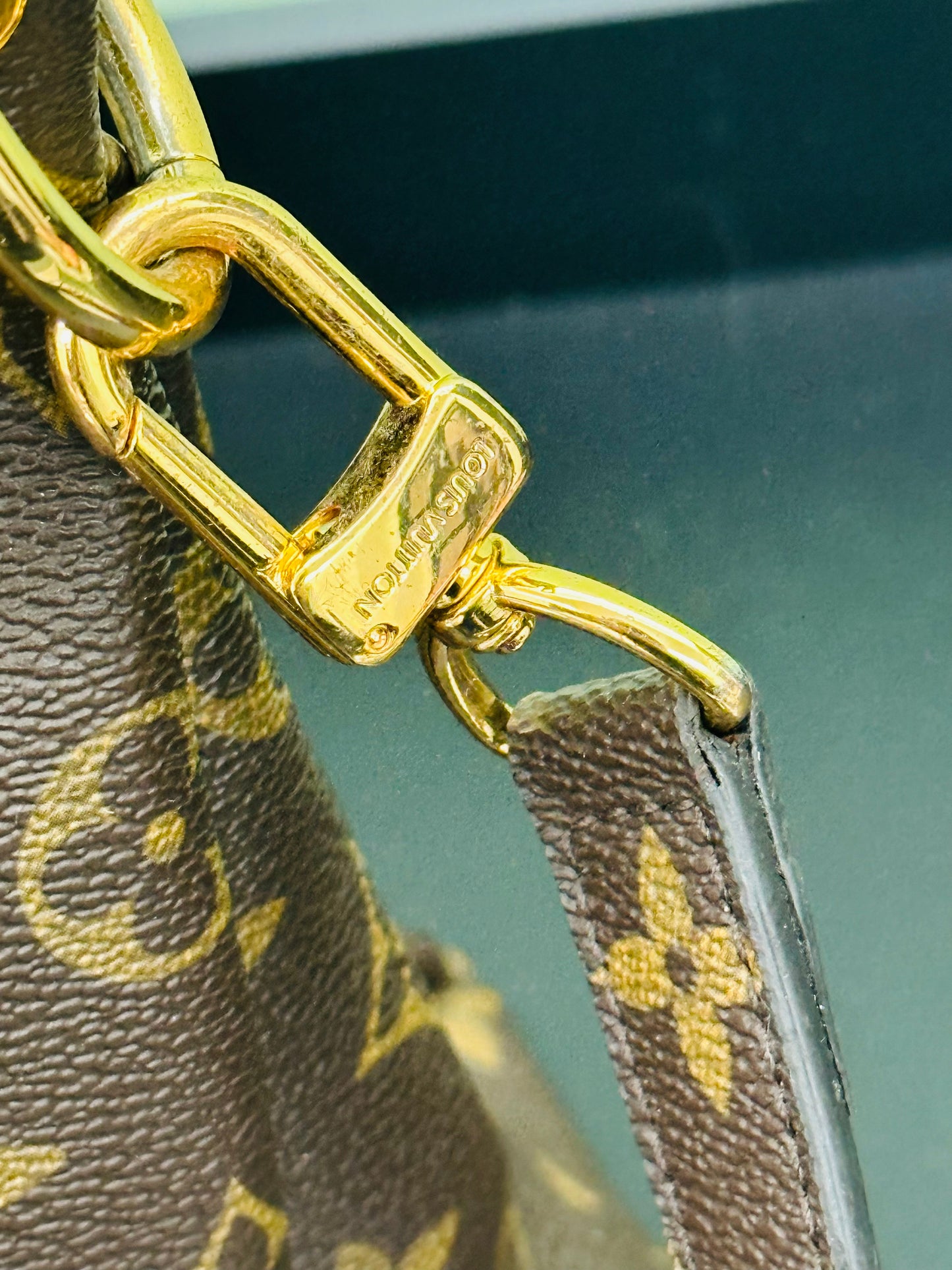 LOUIS VUITTON - Pallas MM – Monogram Canvas