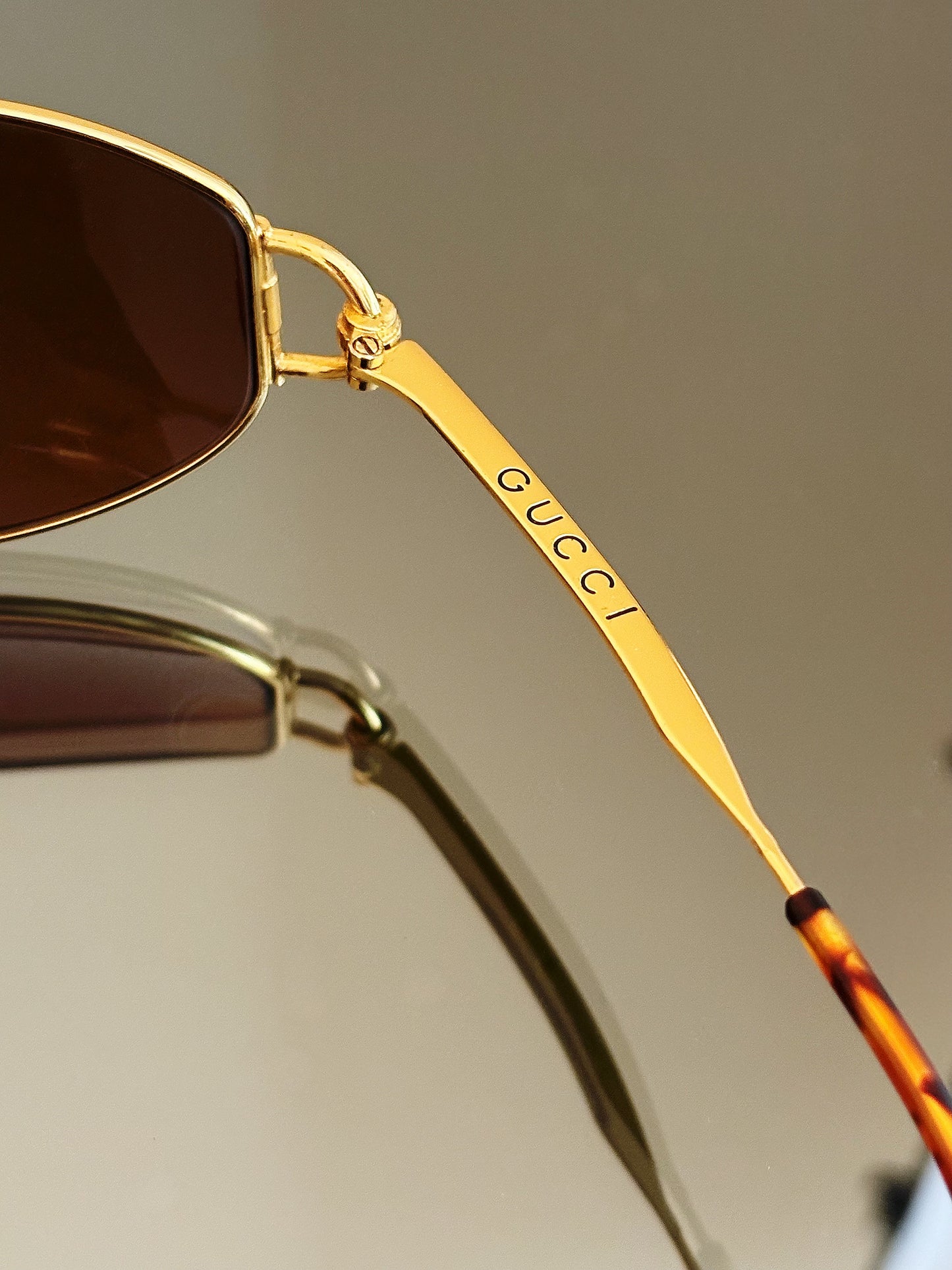 GUCCI - Occhiali da sole vintage GG 2800/S dorati con lenti marroni e dettagli tartarugati