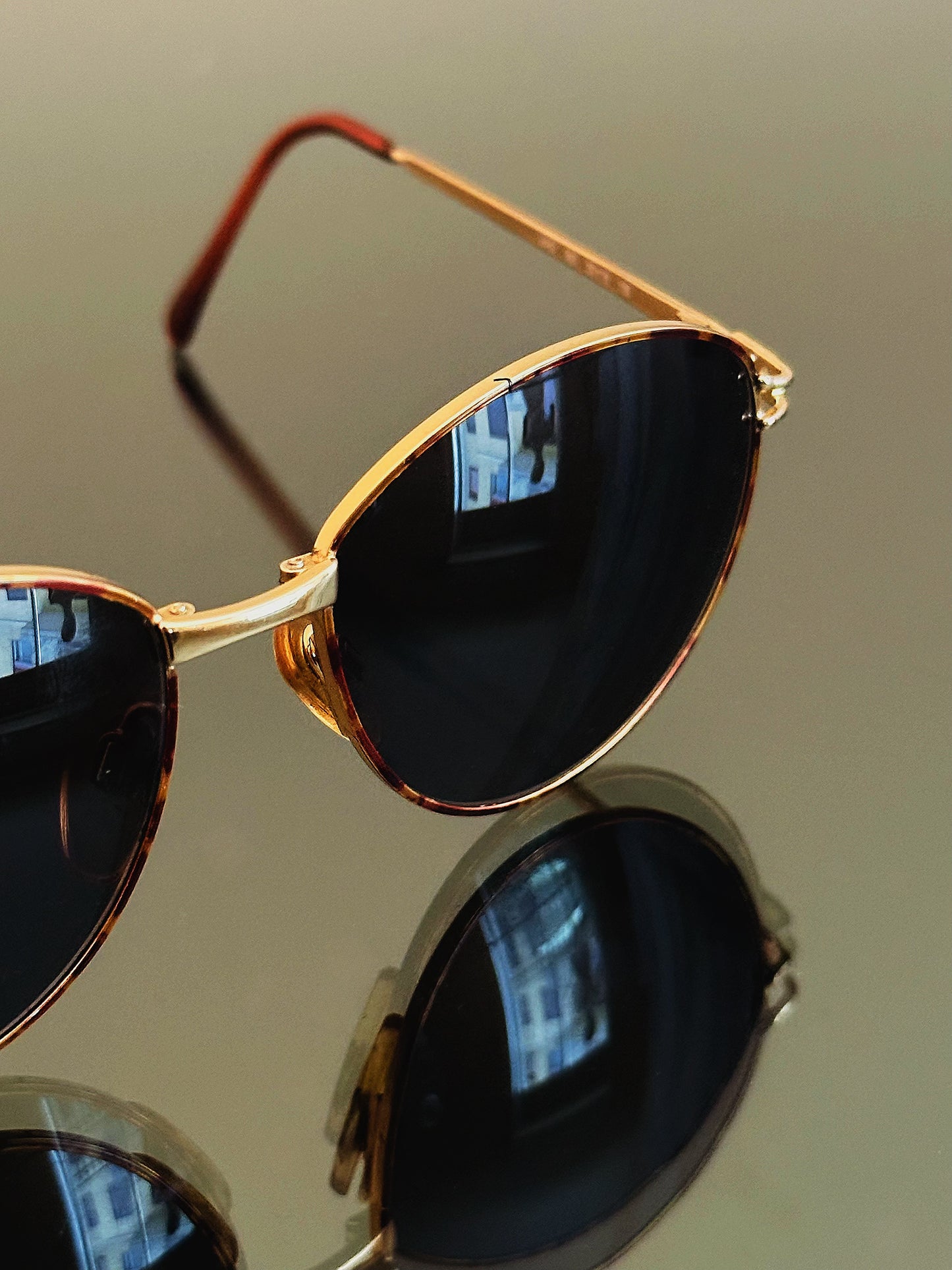VERSACE - Occhiali da sole V442 962 Vintage – Made in Italy