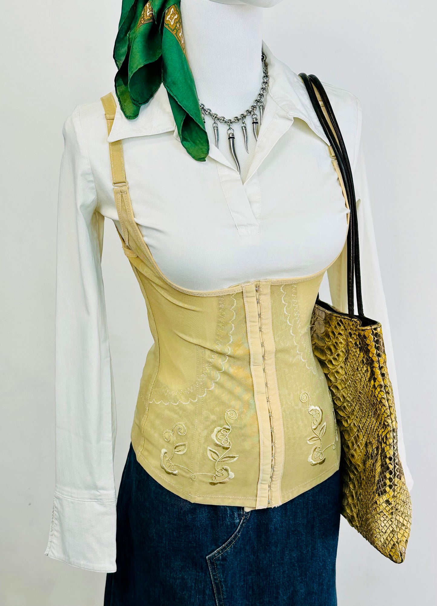 Corsetto steccato vintage in tulle ricamato – color champagne
