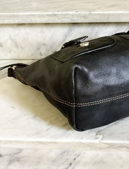 COCCINELLE- Borsa vintage a spalla in pelle nera con fibbie e tasche frontali