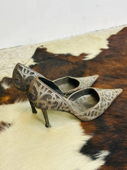 Décolleté vintage in pizzo lamé bronzo con tacco scolpito – Made in Italy